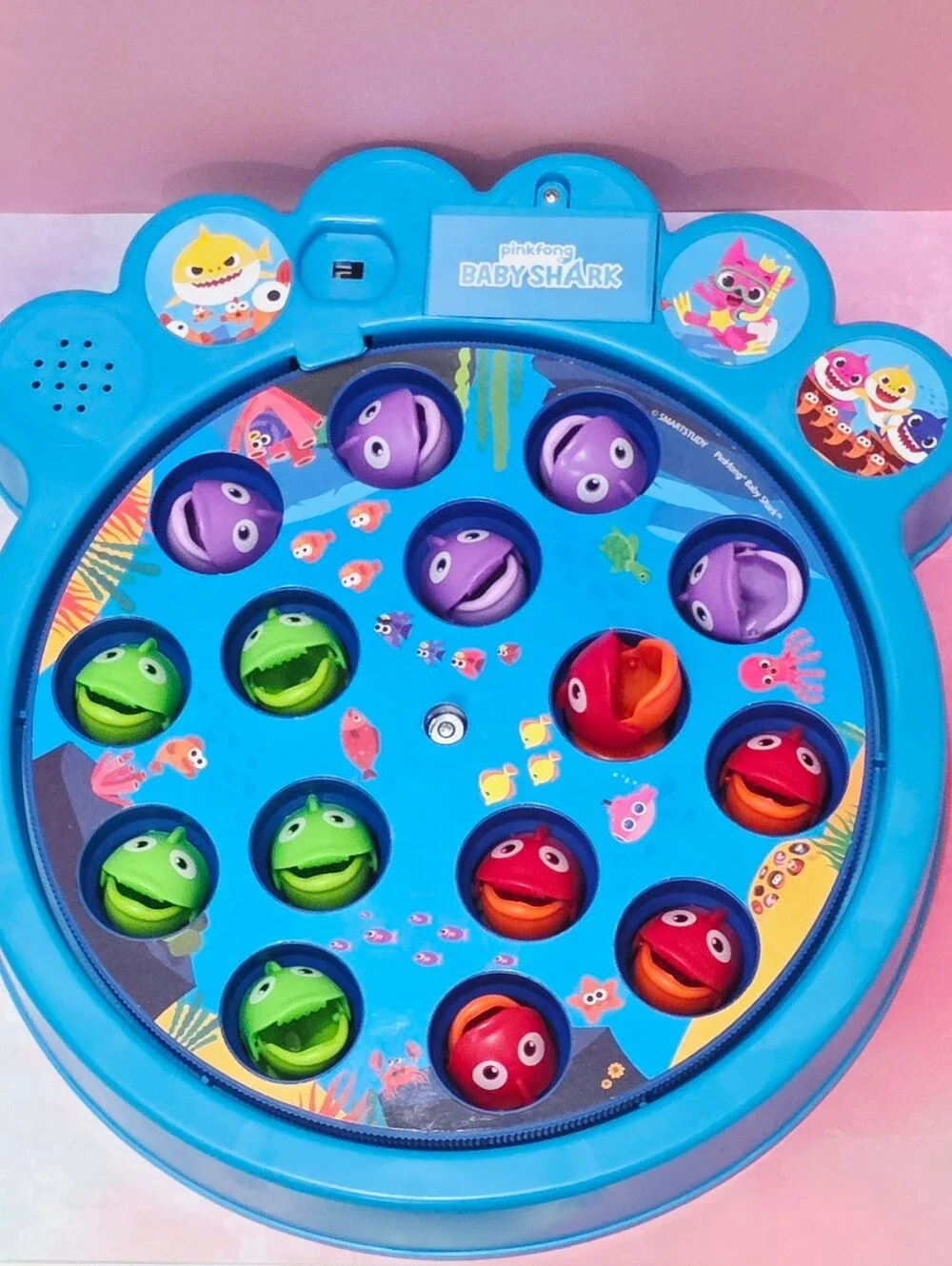 Pinkfong Baby Shark Let's Go Hunt Fishing Game - Plays the Baby Shark Song